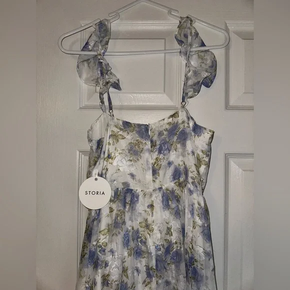 SOLD NWT BLUE AND WHITE FLORAL MAXI RUFFLE DRESS WITH SLIT - FORMAL DRESS - Picture 15 of 15